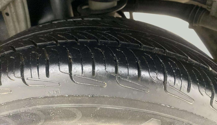 2014 Maruti Alto 800 LXI, Petrol, Manual, 72,112 km, Left Rear Tyre Tread