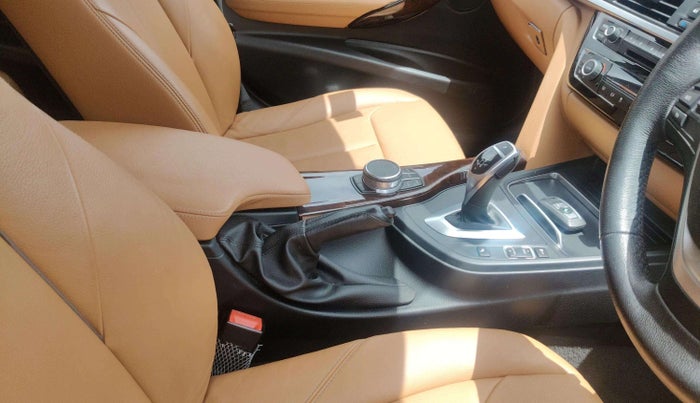 2018 BMW 3 Series 320d Luxury Line, Diesel, Automatic, 39,333 km, Gear Lever