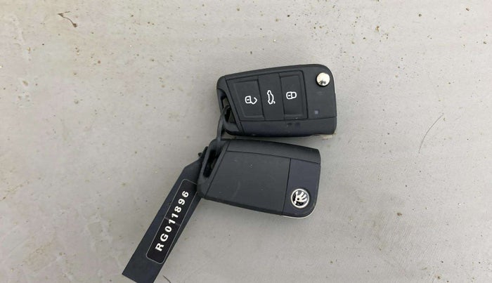 2024 Skoda SLAVIA STYLE 1.0L TSI AT, Petrol, Automatic, 16,486 km, Key Close Up