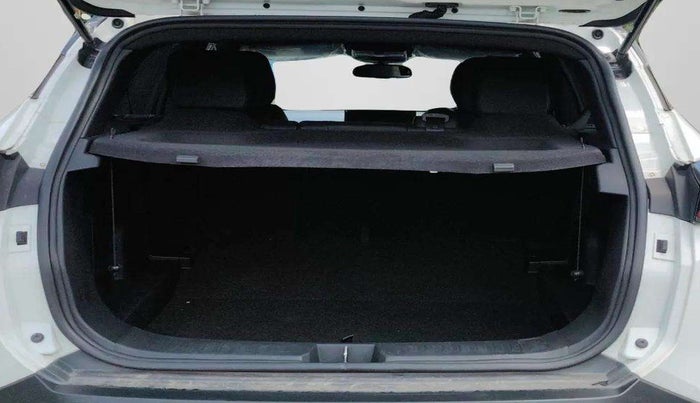 2024 Tata Harrier FEARLESS DUAL TONE AT, Diesel, Automatic, 25,537 km, Boot Inside