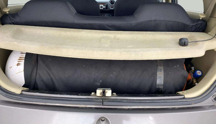 2015 Honda Brio S MT, CNG, Manual, 84,243 km, Boot Inside