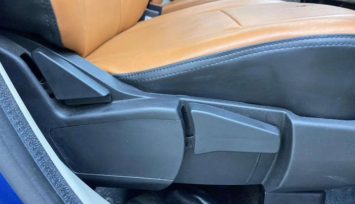 2022 Renault TRIBER RXZ, Petrol, Manual, 13,113 km, Driver Side Adjustment Panel