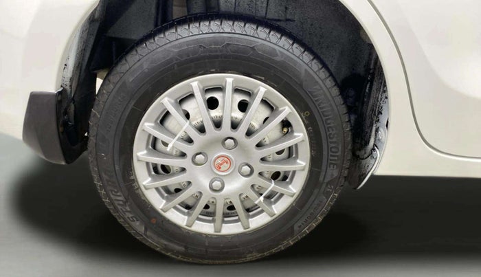 2022 Maruti Dzire LXI, Petrol, Manual, 1,37,537 km, Right Rear Wheel