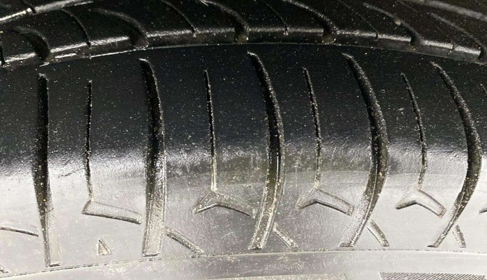 2022 Maruti Dzire LXI, Petrol, Manual, 1,37,537 km, Left Front Tyre Tread