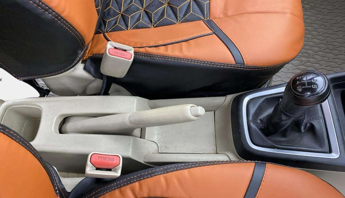 2022 Maruti Dzire LXI, Petrol, Manual, 1,37,537 km, Gear Lever