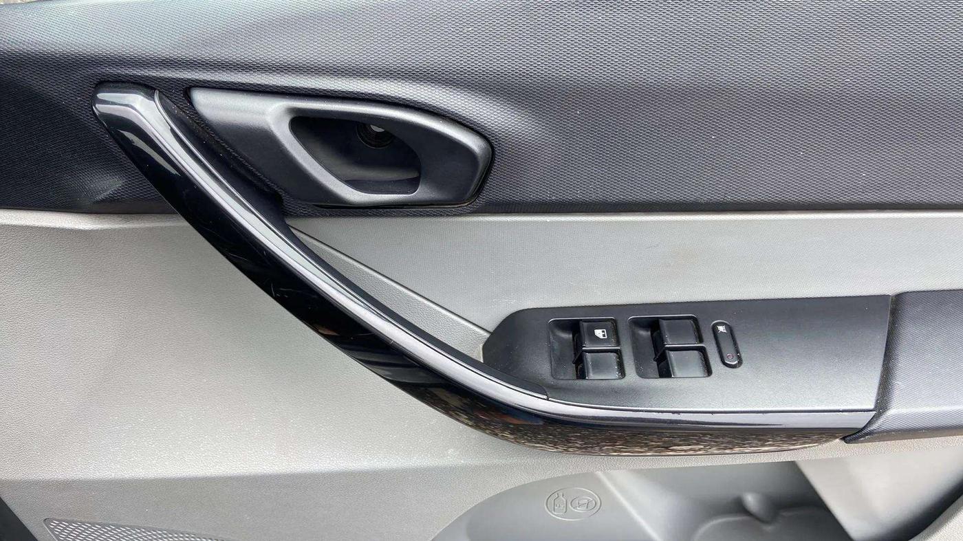 2020 Tata Tiago XT PETROL, Petrol, Manual, 30,956 km, Driver Side Door Panels Control