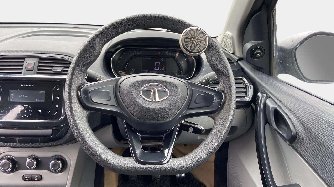 2020 Tata Tiago XT PETROL, Petrol, Manual, 30,956 km, Steering Wheel Close Up
