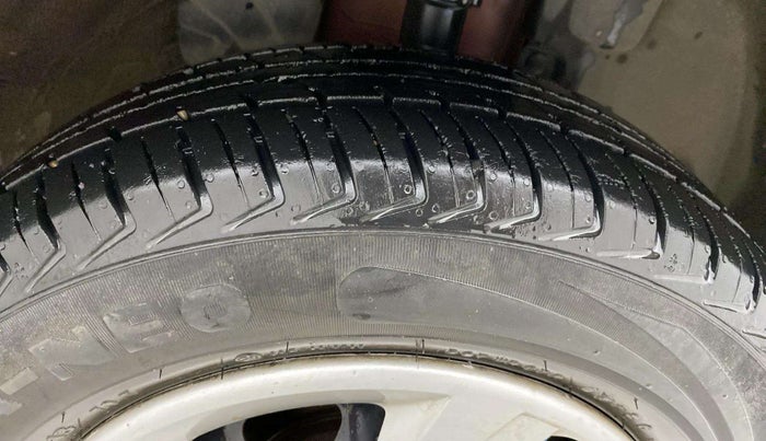 2018 Renault Kwid RXL, Petrol, Manual, 78,203 km, Right Front Tyre Tread
