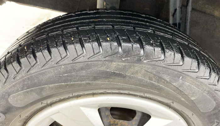 2018 Renault Kwid RXL, Petrol, Manual, 78,203 km, Right Rear Tyre Tread