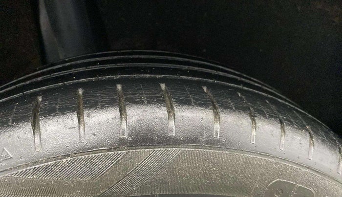 2021 Maruti Baleno ZETA PETROL 1.2, Petrol, Manual, 62,718 km, Right Rear Tyre Tread