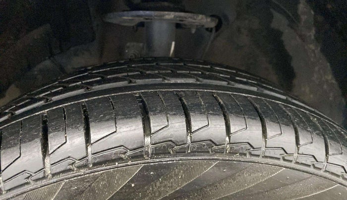 2021 Maruti Baleno ZETA PETROL 1.2, Petrol, Manual, 62,718 km, Left Front Tyre Tread