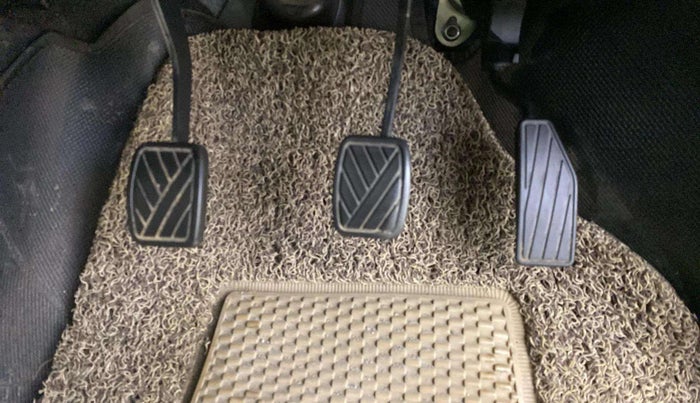 2020 Maruti New Wagon-R LXI CNG 1.0, CNG, Manual, 61,417 km, Pedals