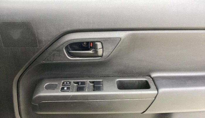 2020 Maruti New Wagon-R LXI CNG 1.0, CNG, Manual, 61,417 km, Driver Side Door Panels Control