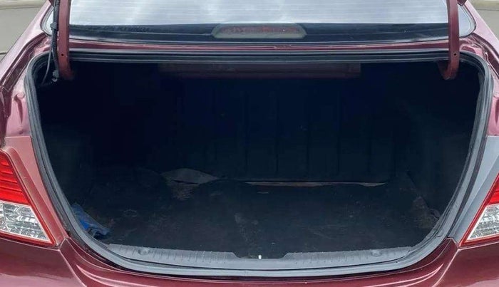 2014 Hyundai Verna FLUIDIC 1.6 VTVT SX, Petrol, Manual, 51,075 km, Boot Inside