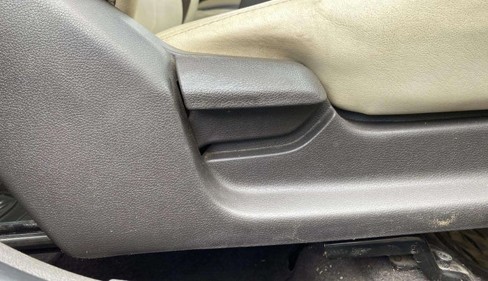 2014 Hyundai Verna FLUIDIC 1.6 VTVT SX, Petrol, Manual, 51,075 km, Driver Side Adjustment Panel