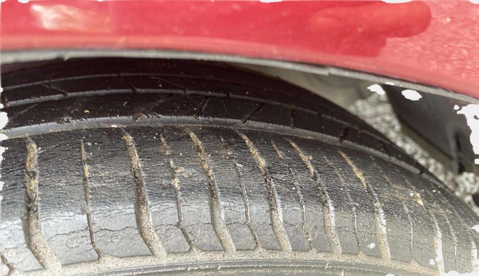 2014 Hyundai Verna FLUIDIC 1.6 VTVT SX, Petrol, Manual, 51,075 km, Left Front Tyre Tread