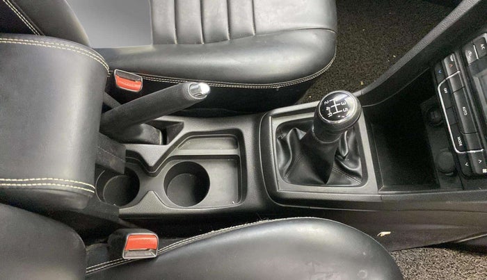 2020 Maruti Vitara Brezza ZXI, Petrol, Manual, 17,695 km, Gear Lever