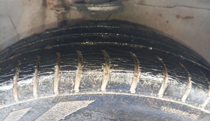 2011 Maruti Alto K10 VXI, Petrol, Manual, 79,834 km, Left Front Tyre Tread