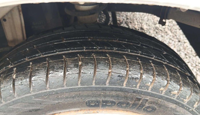2011 Maruti Alto K10 VXI, Petrol, Manual, 79,834 km, Right Front Tyre Tread