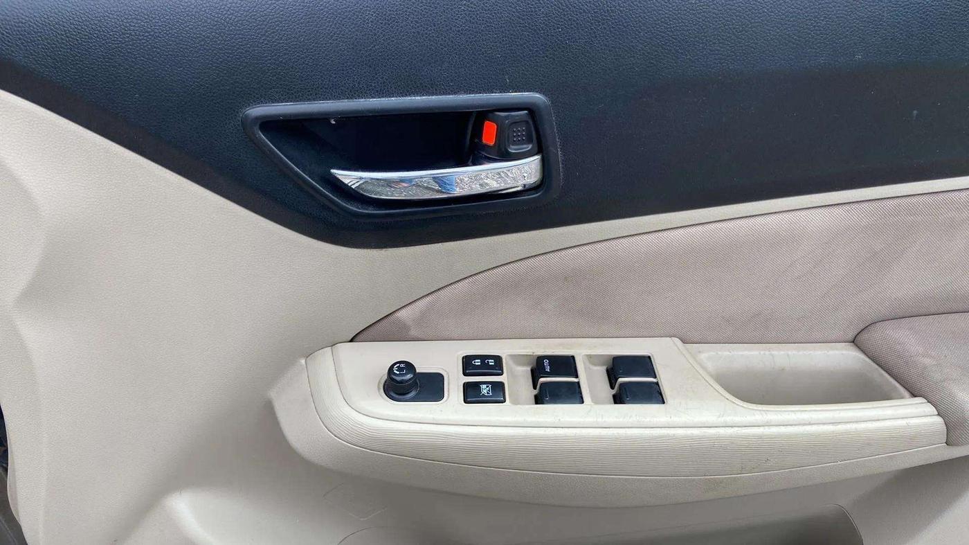 2018 Maruti Dzire VXI, Petrol, Manual, 71,316 km, Driver Side Door Panels Control