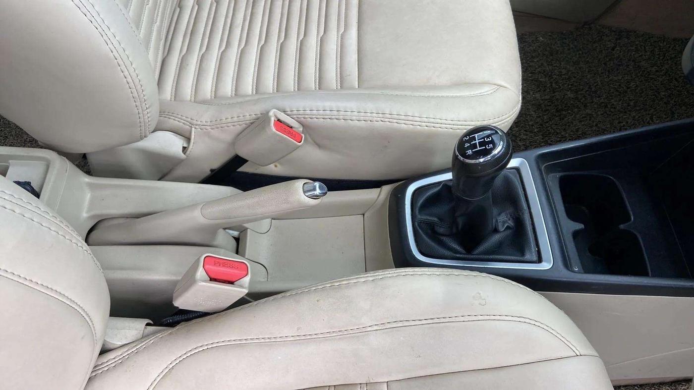 2018 Maruti Dzire VXI, Petrol, Manual, 71,316 km, Gear Lever