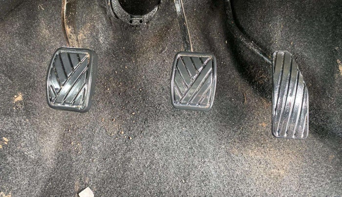 2017 Maruti Wagon R 1.0 VXI, Petrol, Manual, 73,403 km, Pedals