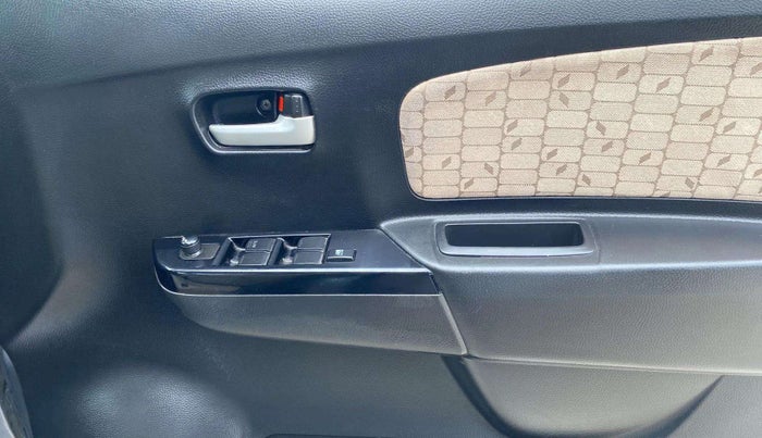 2017 Maruti Wagon R 1.0 VXI, Petrol, Manual, 73,403 km, Driver Side Door Panels Control
