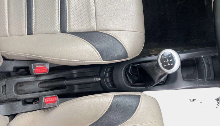 2017 Maruti Wagon R 1.0 VXI, Petrol, Manual, 73,403 km, Gear Lever