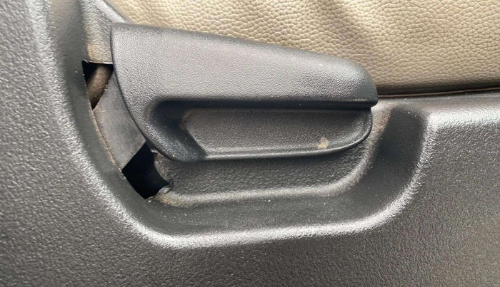 2017 Maruti Wagon R 1.0 VXI, Petrol, Manual, 73,403 km, Driver Side Adjustment Panel