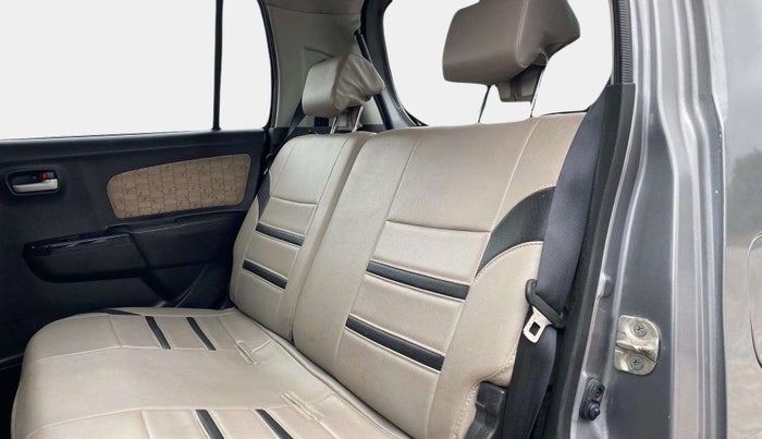 2017 Maruti Wagon R 1.0 VXI, Petrol, Manual, 73,403 km, Right Side Rear Door Cabin