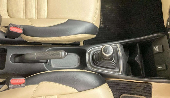 2020 Honda Amaze 1.2L I-VTEC S, Petrol, Manual, 22,120 km, Gear Lever