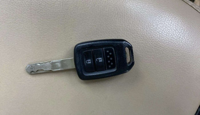 2020 Honda Amaze 1.2L I-VTEC S, Petrol, Manual, 22,120 km, Key Close Up