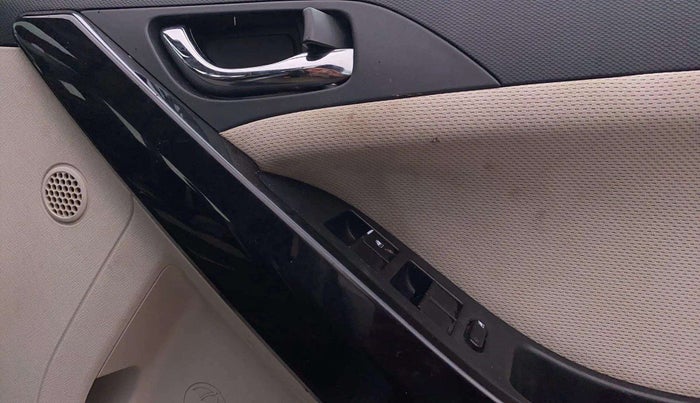 2020 Tata NEXON XZ PLUS (O) PETROL, Petrol, Manual, 56,989 km, Driver Side Door Panels Control