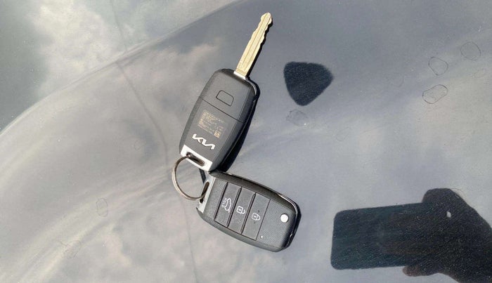 2023 KIA SONET HTK PLUS 1.2, Petrol, Manual, 12,108 km, Key Close Up