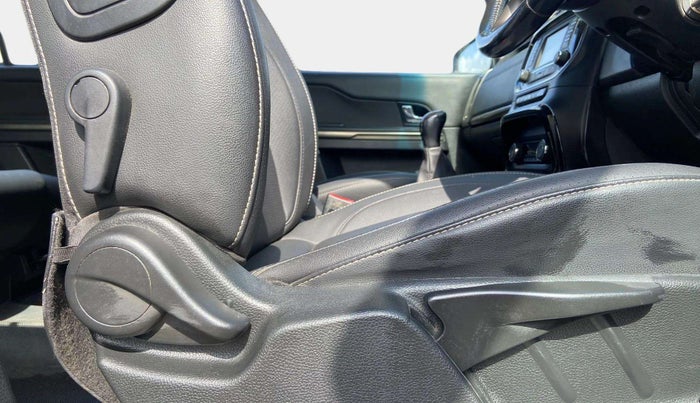 2019 Tata Hexa XT 4X2 7 STR, Diesel, Manual, 74,391 km, Driver Side Adjustment Panel