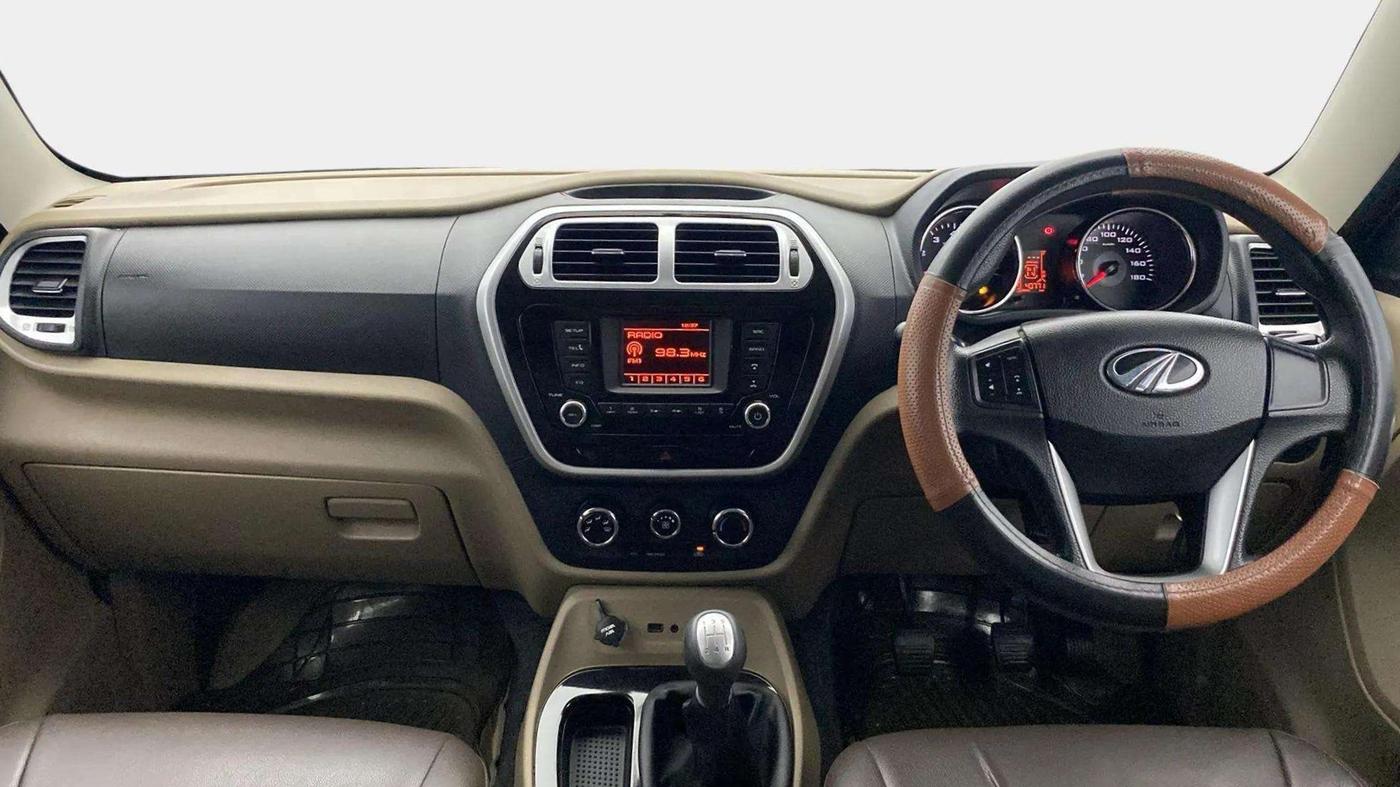2016 Mahindra TUV300 T8, Diesel, Manual, 40,754 km, Dashboard