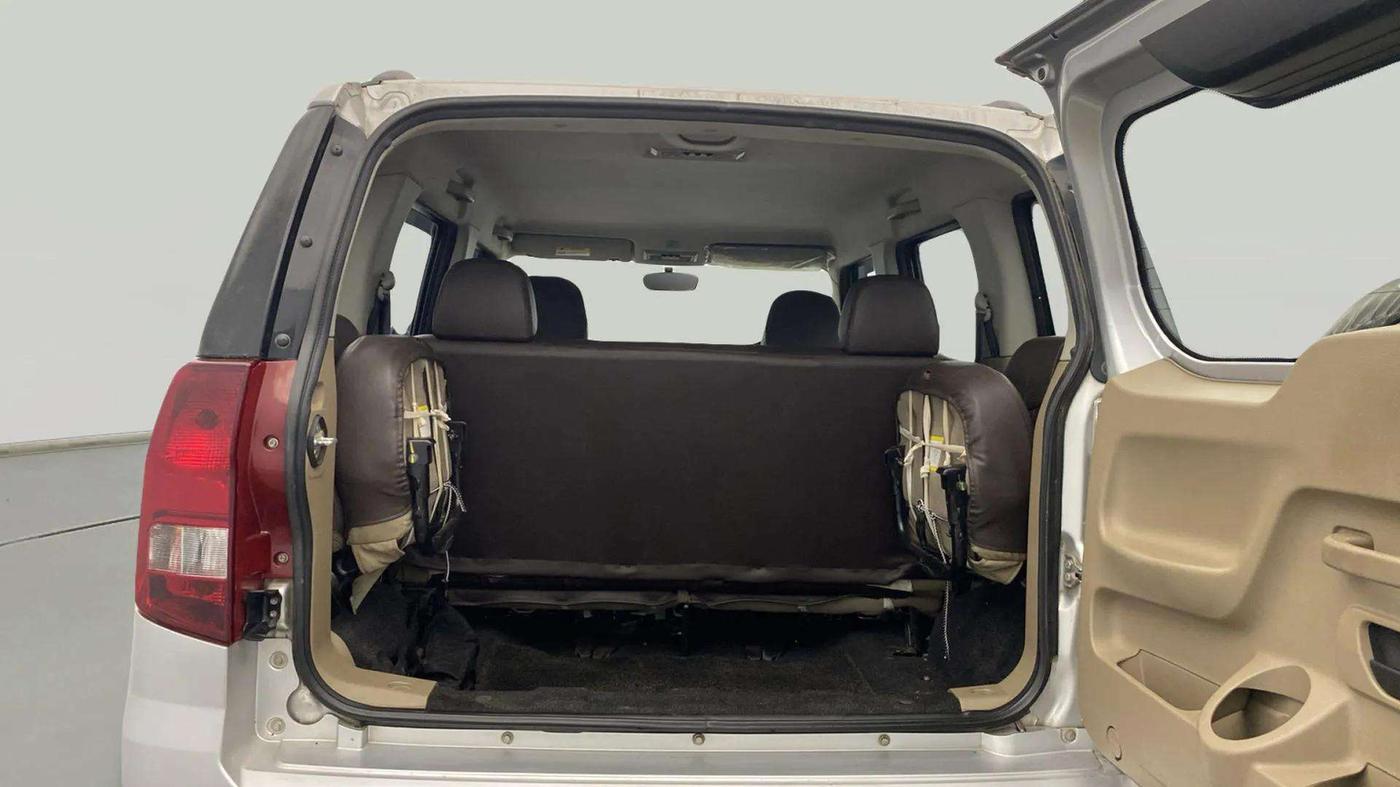 2016 Mahindra TUV300 T8, Diesel, Manual, 40,754 km, Boot Open Zoomed View