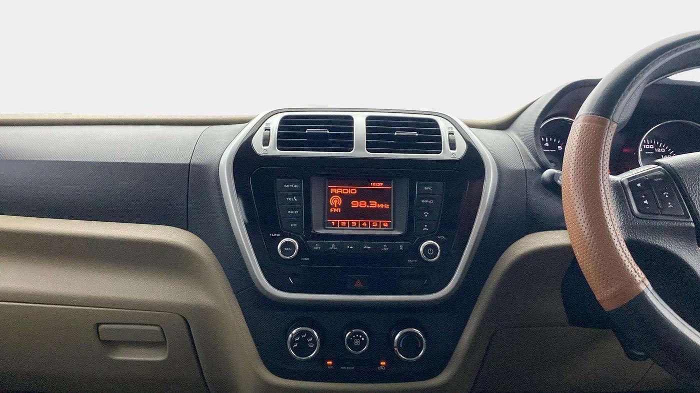 2016 Mahindra TUV300 T8, Diesel, Manual, 40,754 km, Air Conditioner