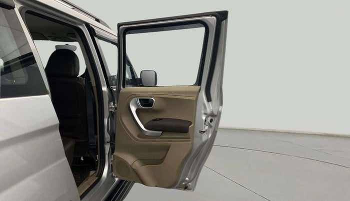 2016 Mahindra TUV300 T8, Diesel, Manual, 40,342 km, RHS Rear Door