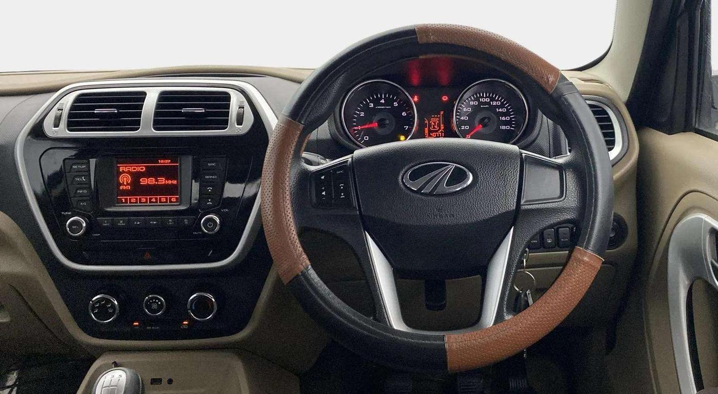 2016 Mahindra TUV300 T8, Diesel, Manual, 40,754 km, Steering Wheel Close Up