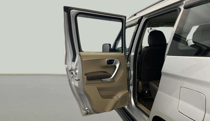 2016 Mahindra TUV300 T8, Diesel, Manual, 40,342 km, LHS Rear Door