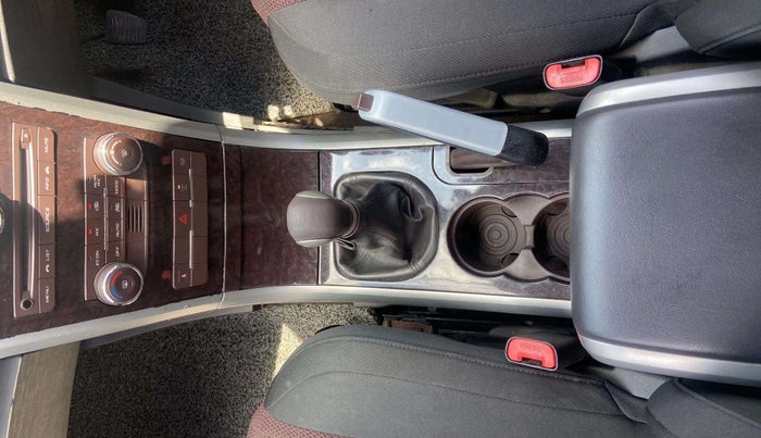 2015 Mahindra XUV500 W6, Diesel, Manual, 1,08,495 km, Gear Lever