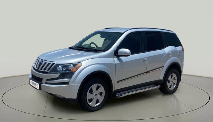 2015 Mahindra XUV500 W6, Diesel, Manual, 1,08,495 km, Left Front Diagonal
