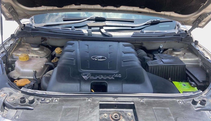 2015 Mahindra XUV500 W6, Diesel, Manual, 1,08,495 km, Open Bonet