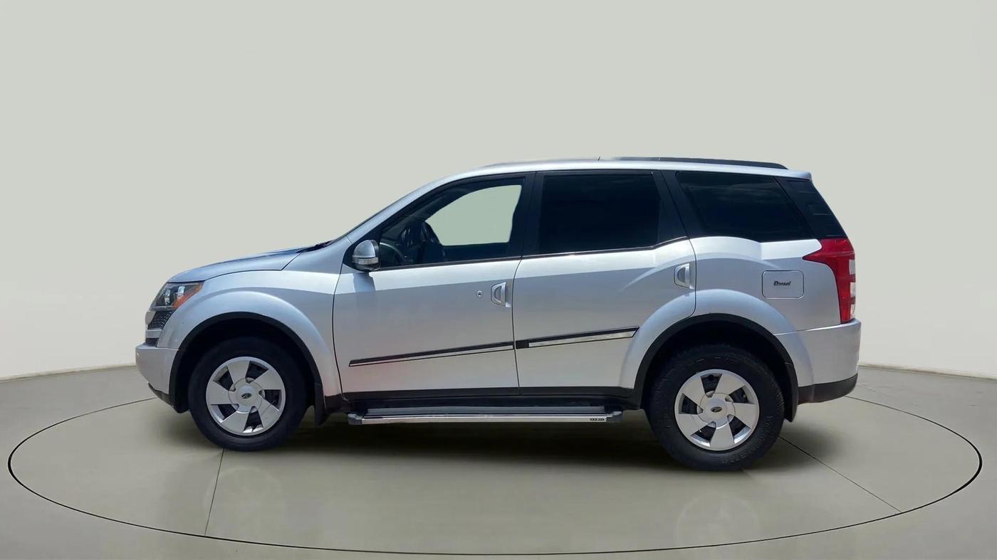 2015 Mahindra XUV500 W6, Diesel, Manual, 1,08,495 km, Left Side
