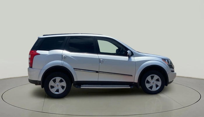 2015 Mahindra XUV500 W6, Diesel, Manual, 1,08,495 km, Right Side View