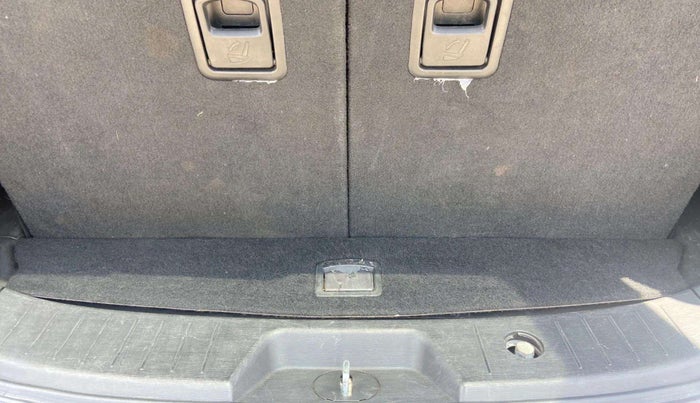 2015 Mahindra XUV500 W6, Diesel, Manual, 1,08,495 km, Boot Inside
