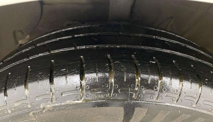 2021 Hyundai AURA S 1.2, Petrol, Manual, 36,228 km, Left Front Tyre Tread