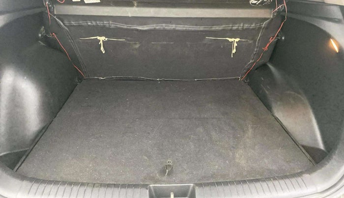 2019 Hyundai Creta S 1.4 DIESEL, Diesel, Manual, 81,304 km, Boot Inside