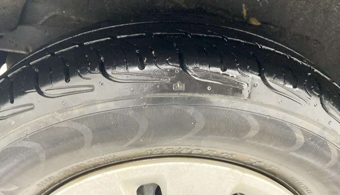 2012 Hyundai i10 MAGNA 1.1, Petrol, Manual, 45,472 km, Right Rear Tyre Tread